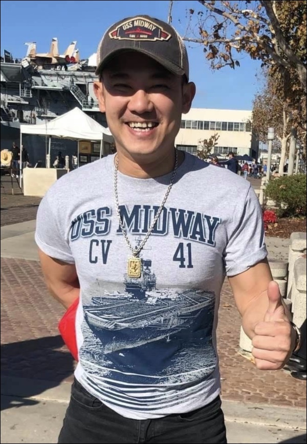 Cuộc sống mưu sinh xa vợ con trên đất Mỹ của ca sĩ Vân Quang Long-1