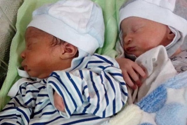 Ai muốn biết đi đẻ có đau không thì mời xem clip này: Lúc đi phấn khởi lúc về te tua là có thật-3