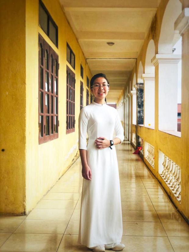 Quán quân Olympia gây tranh cãi nhất: Ngoại hình lột xác xinh bất ngờ, ghi 1 dòng trên profile được khen khiêm tốn quá!-4