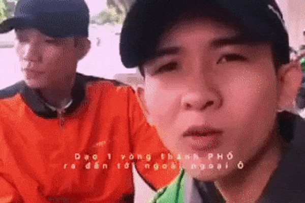 Bắt gặp nữ khách hàng xinh đẹp ngủ gục ngon lành sau lưng chàng Grab, dân mạng phát hờn với anh xe ôm số hưởng, đề nghị được đổi nghề!-3