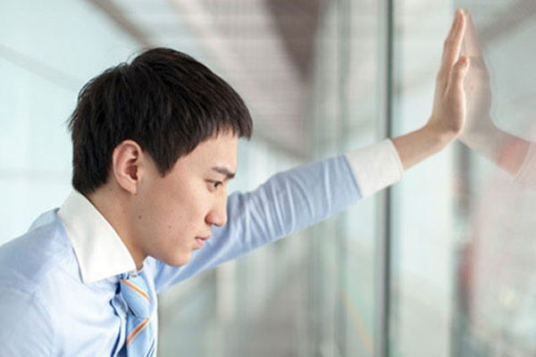 Một lần đi vệ sinh không xả được nước, tôi phát hiện bí mật tày trời của cô vợ đức hạnh-2