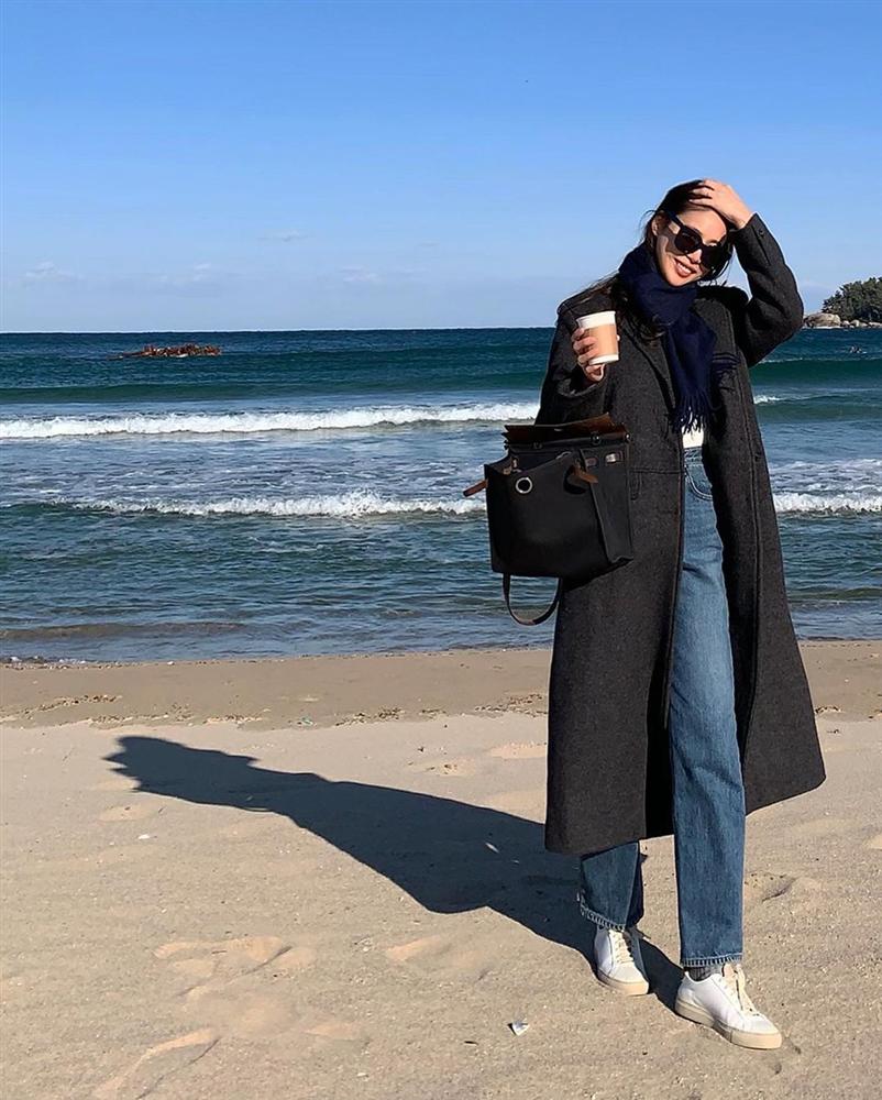 Trời rét đậm là chị em phải ôn lại ngay 4 cách diện áo khoác dạ siêu ấm mà sang chảnh, thanh lịch có thừa của gái Hàn-7