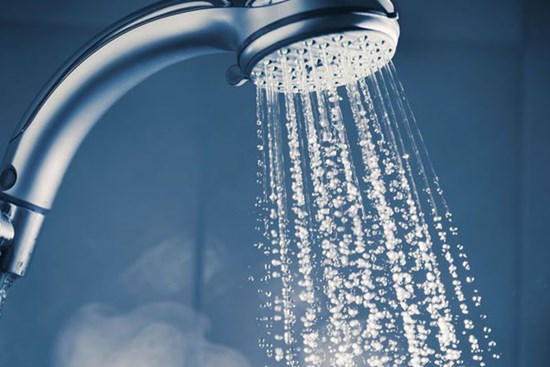 Vì sao đột quỵ thường xảy ra khi tắm?