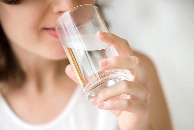 Cô gái 24 tuổi già như bà lão 60 chỉ sau một tháng sinh con, cuộc sống hiện tại của cô sau 17 năm còn bất ngờ hơn nữa!-5