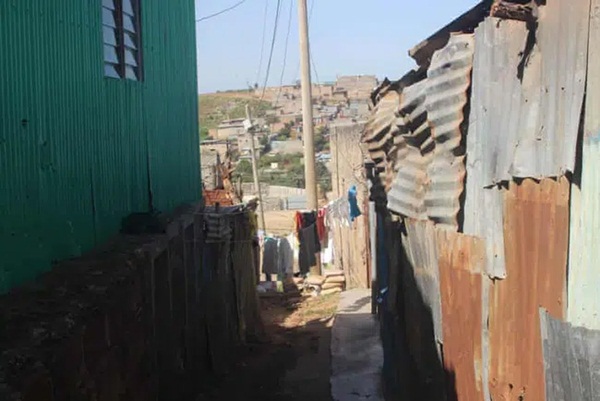 Hàng nghìn nữ sinh ở Kenya bỗng dưng mang bầu giữa đại dịch Covid-19, lý do vì đâu mà xảy ra thực trạng nhức nhối đến như vậy?-2