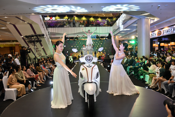 Chi Pu, Isaac khuấy động Yamaha Grande Fashion Show - Hải Phòng-9