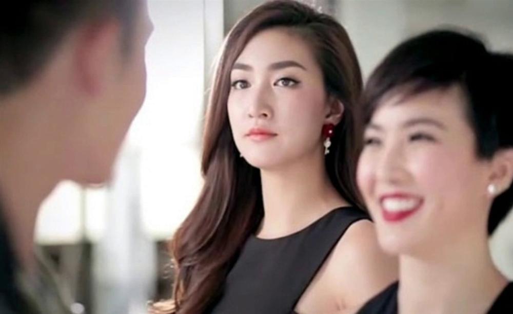 Tết dương lịch chồng vẫn phải đi làm, tôi mang đồ ăn đến cho anh thì sững sờ nghe một người bảo: Nó đổi ca với anh mà?-2