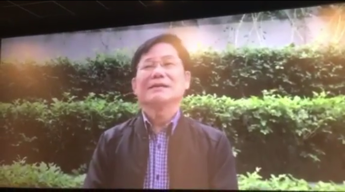 Con gái mắc kẹt ở Mỹ vì Covid-19, bố Hương Tràm khóc nghẹn vì lần đầu tiên Tết vắng bóng con-1