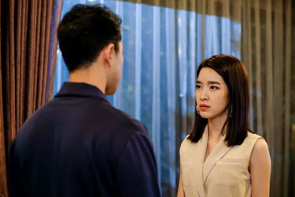 Bỗng dưng sếp gọi tôi vào rồi khẩn khoản xin tôi giúp đỡ một việc khiến tôi đứng hình-1