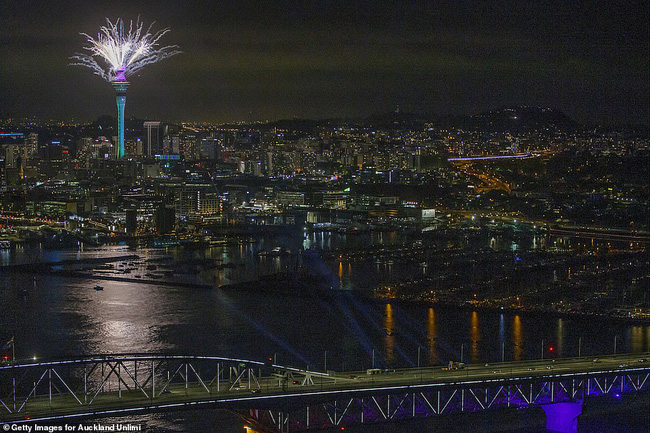 Không khí đón năm mới 2021 tưng bừng khắp thế giới: New Zealand, Australia rực rỡ với các màn trình diễn pháo hoa mãn nhãn-12