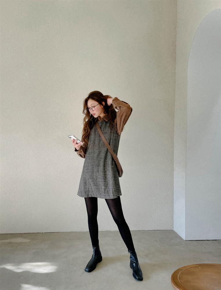 Năm mới già thêm một tuổi nhưng chị em cứ sắm 5 kiểu váy này là trông vừa trẻ hẳn ra, vừa sang thêm mấy bậc-6