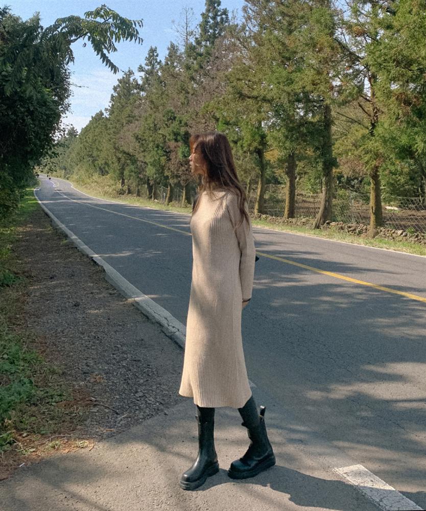 Năm mới già thêm một tuổi nhưng chị em cứ sắm 5 kiểu váy này là trông vừa trẻ hẳn ra, vừa sang thêm mấy bậc-9