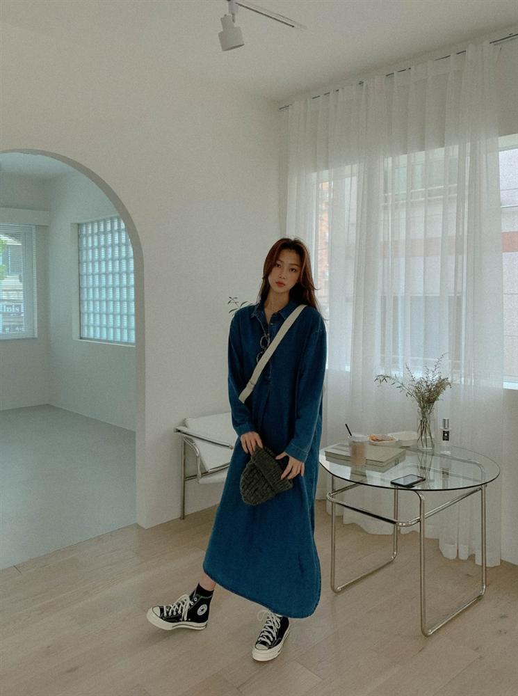 Năm mới già thêm một tuổi nhưng chị em cứ sắm 5 kiểu váy này là trông vừa trẻ hẳn ra, vừa sang thêm mấy bậc-17