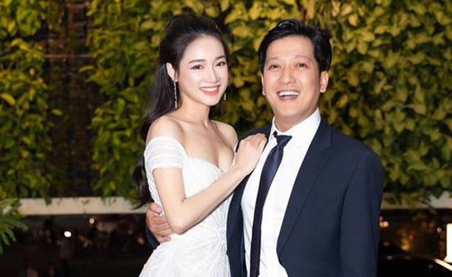 Trường Giang hay cười hềnh hệch trên sân khấu nhưng ngoài đời là ông bố giỏi dạy con ra trò, nhìn vài hành động nhỏ đủ hiểu-1