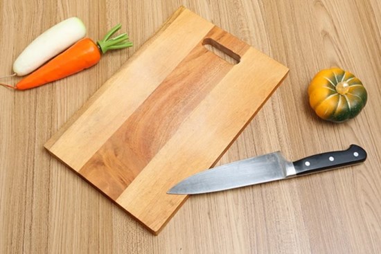 Mua thớt mới về đừng vội dùng ngay, làm theo cách này mới đảm bảo vệ sinh, dùng cả năm không mốc hỏng