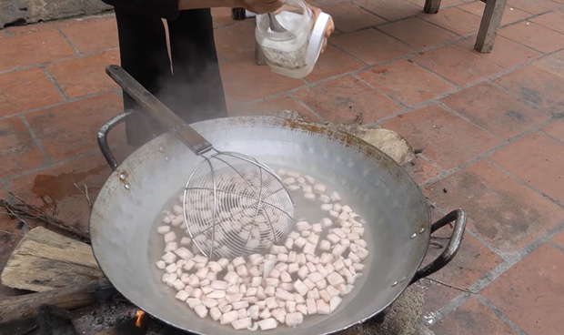 Bà Tân chốt đơn 2020 bằng đĩa cơm tấm trêu ngươi cư dân mạng vì sai công thức trầm trọng, khách ăn chực khen ngon vô lý?-6