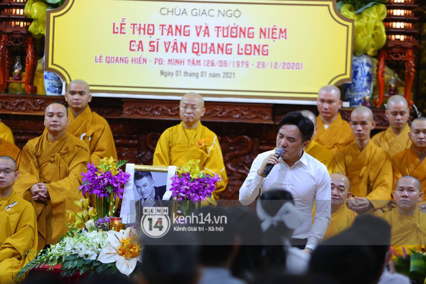 Cập nhật tang lễ NS Vân Quang Long: Lam Trường lặng lẽ đến viếng, rơi nước mắt với hình ảnh các con của cố NS chắp tay cảm ơn từng người-16