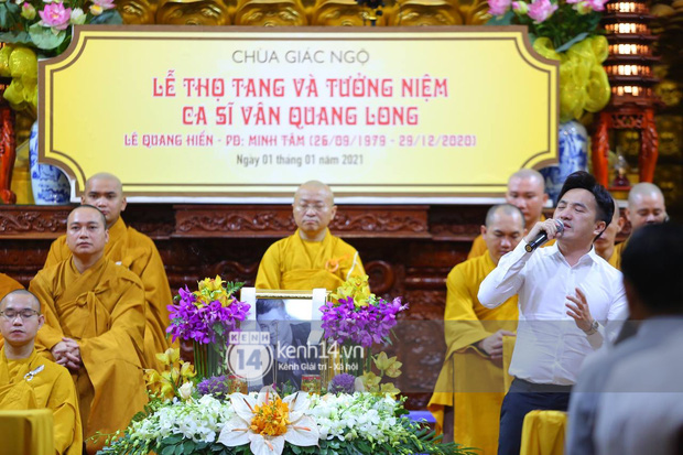 Cập nhật tang lễ NS Vân Quang Long: Lam Trường lặng lẽ đến viếng, rơi nước mắt với hình ảnh các con của cố NS chắp tay cảm ơn từng người-17
