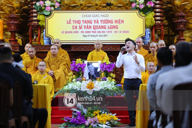 Cập nhật tang lễ NS Vân Quang Long: Lam Trường lặng lẽ đến viếng, rơi nước mắt với hình ảnh các con của cố NS chắp tay cảm ơn từng người-18