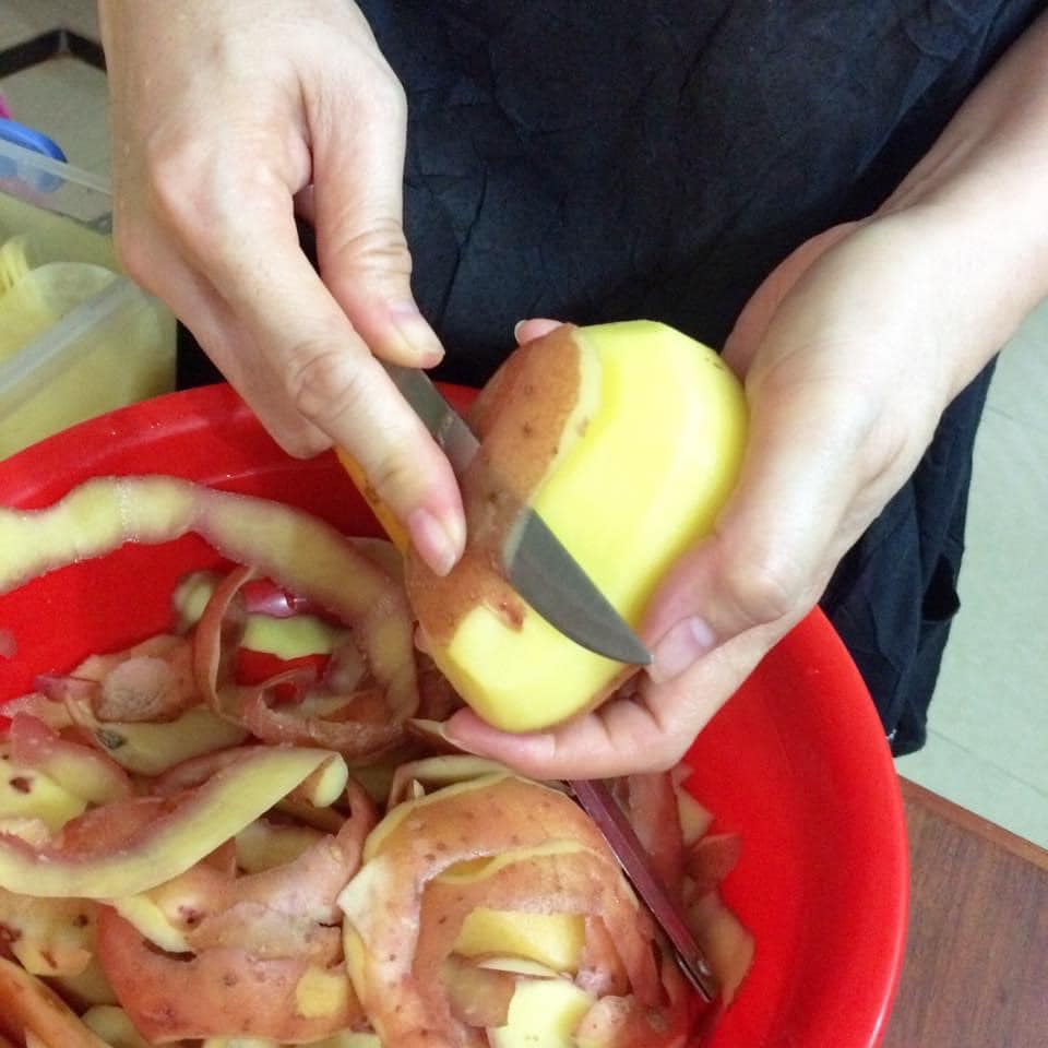 Hóa ra bí kíp làm snack khoai tây chiên phô mai giòn rụm ngon khó cưỡng lại là thứ nguyên liệu mà nhà ai cũng có-1