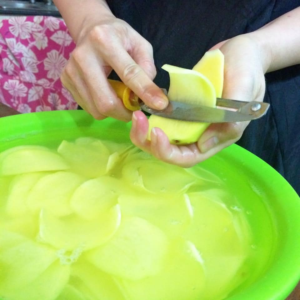 Hóa ra bí kíp làm snack khoai tây chiên phô mai giòn rụm ngon khó cưỡng lại là thứ nguyên liệu mà nhà ai cũng có-4