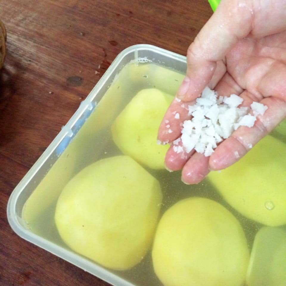 Hóa ra bí kíp làm snack khoai tây chiên phô mai giòn rụm ngon khó cưỡng lại là thứ nguyên liệu mà nhà ai cũng có-2