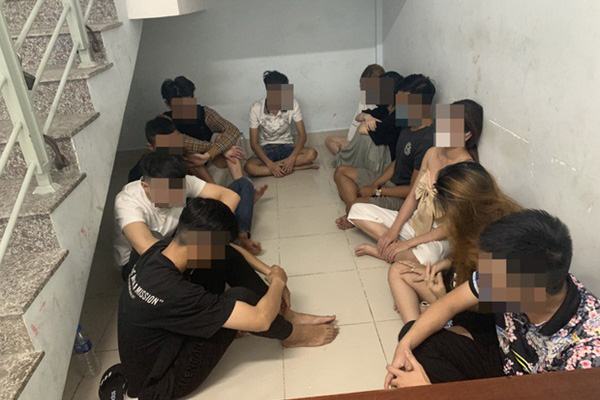 Chuyện thật như đùa ở Hà Nội: Cư dân mất ăn mất ngủ vì chủ đầu tư ngang nhiên bịt lối thoát hiểm, biến nhà xe thành căn hộ để bán-5