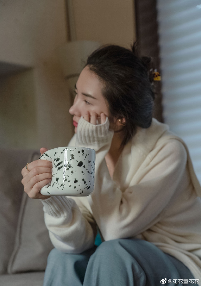 Sau 8 tháng đăng đàn bóc phốt chồng ngoại tình, vợ chủ tịch Taobao thăng hạng nhan sắc, vứt bỏ hình tượng bà nội trợ để làm doanh nhân-4