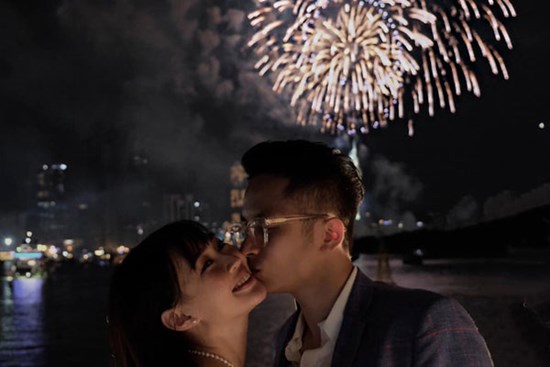 Sun Ht công khai ảnh bạn trai mới vào đúng ngày đầu tiên của năm 2021