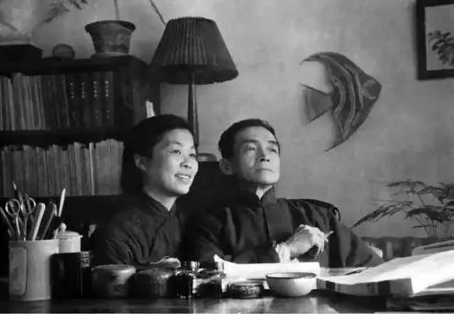 Người đàn ông sẵn lòng cho vợ yêu người đàn ông khác, sau khi vợ qua đời, ông kết hôn với học trò cũ kém 27 tuổi và từng làm chủ hôn cho đám cưới của cô-5