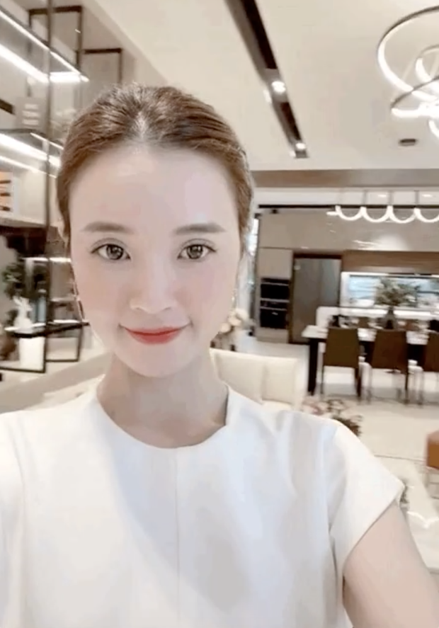 Những người đẹp Việt tậu biệt thự tiền tỷ trước tuổi 30: Hương Giang, Midu, Hương Tràm... ai giàu hơn ai?-9