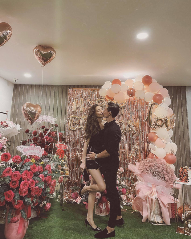 Clip khoá môi lia lịa của Hà Hồ và Kim Lý ngày đầu năm: Bố mẹ bỉm chăm phát cảnh thân mật” nhất Vbiz đây rồi!-4