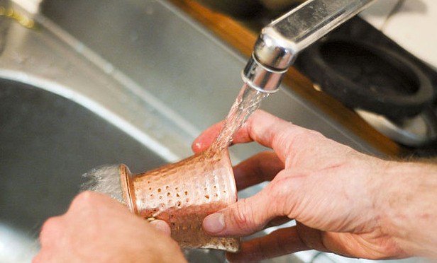 Mẹo làm sáng đồ thờ bằng tương cà chua siêu chuẩn-2