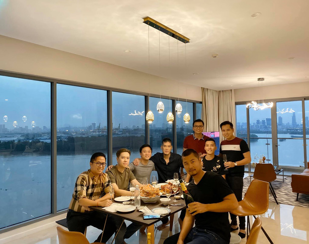 Căn hộ của Lê Hiếu với góc view 2 mặt sông đắt giá nhất Sài Gòn, MC Nguyên Khang đến thăm nhà và thốt lên một câu ngỡ ngàng-2