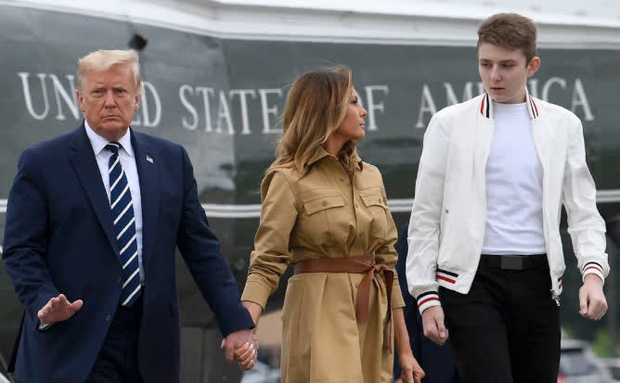 Nhìn lại 4 năm ở Nhà Trắng của cậu ấm Barron Trump: Dậy thì thành công hết nấc nhưng ngày càng làm fan chạnh lòng vì một chi tiết-5