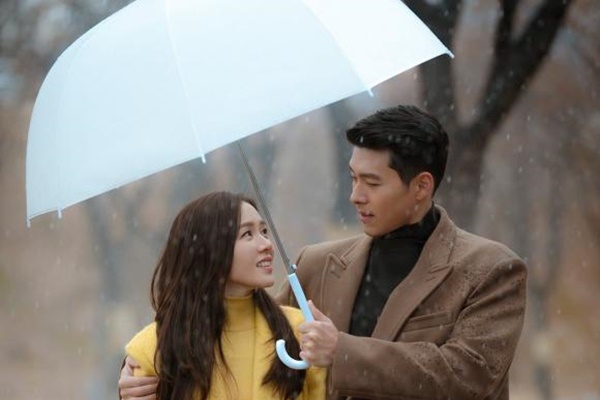 Hyun Bin bị phát hiện có hành động đáng yêu này với Son Ye Jin-3