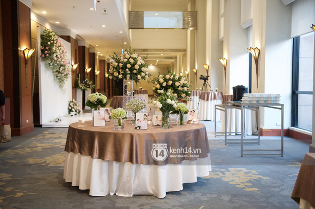 Đám cưới NS Công Lý: Cô dâu chú rể rót rượu mừng trong hạnh phúc ngập tràn, Thuỵ Vân, Dương Hoàng Yến và dàn sao đình đám đến chung vui-19