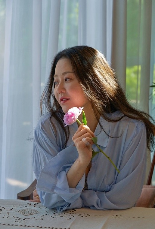 Nhan sắc ở tuổi 50 của cô dâu bị đế chế Samsung ruồng bỏ Go Hyun Jung ra sao mà bất ngờ lên Top hot search?-5