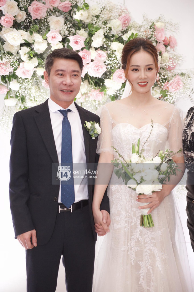 Đám cưới NS Công Lý: Cô dâu chú rể rót rượu mừng trong hạnh phúc ngập tràn, Thuỵ Vân, Dương Hoàng Yến và dàn sao đình đám đến chung vui-6