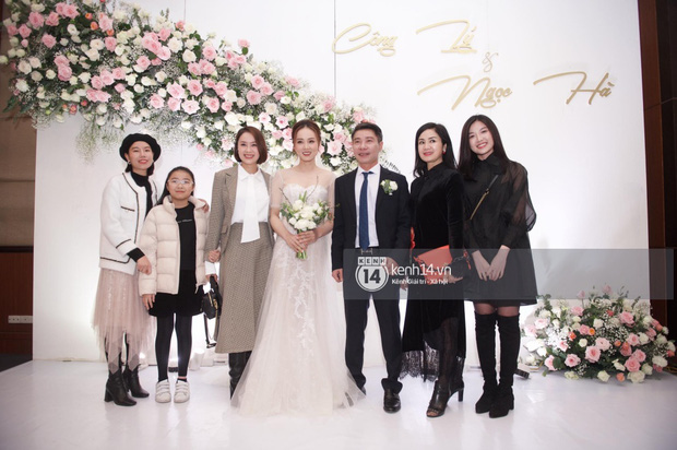 Đám cưới NS Công Lý: Cô dâu chú rể rót rượu mừng trong hạnh phúc ngập tràn, Thuỵ Vân, Dương Hoàng Yến và dàn sao đình đám đến chung vui-9