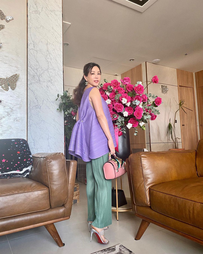 Thăm nhà triệu đô của Hoa hậu Thu Hoài: Phòng chứa hàng hiệu đẹp ngất, đến Trấn Thành còn mê-4