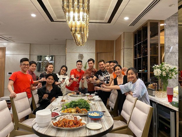 Thăm nhà triệu đô của Hoa hậu Thu Hoài: Phòng chứa hàng hiệu đẹp ngất, đến Trấn Thành còn mê-6