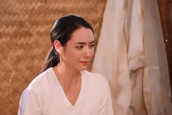 Đi làm xa 5 năm tôi thuê người quan tâm vợ để thử lòng, phản ứng của em khiến tôi ân hận cả đời-2