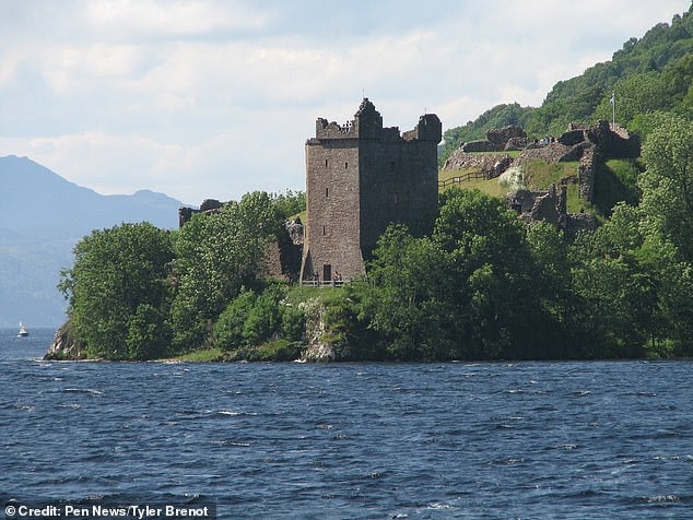 Lượng khách du lịch sụt giảm vì Covid-19, quái vật hồ Loch Ness bỗng dưng xuất hiện nhiều hơn-3