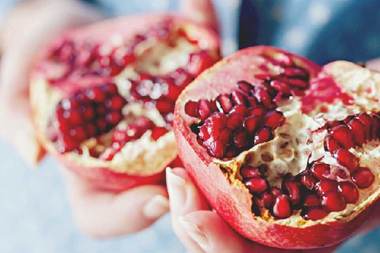 Phụ nữ mỗi ngày ăn một quả lựu, sau 1 tháng cơ thể sẽ có những thay đổi ngạc nhiên