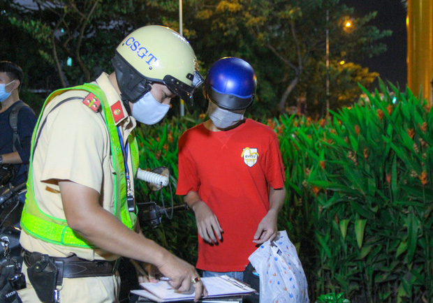 Buồn chuyện tình cảm, người đàn ông lao xe máy vào CSGT… tìm cái chết-3