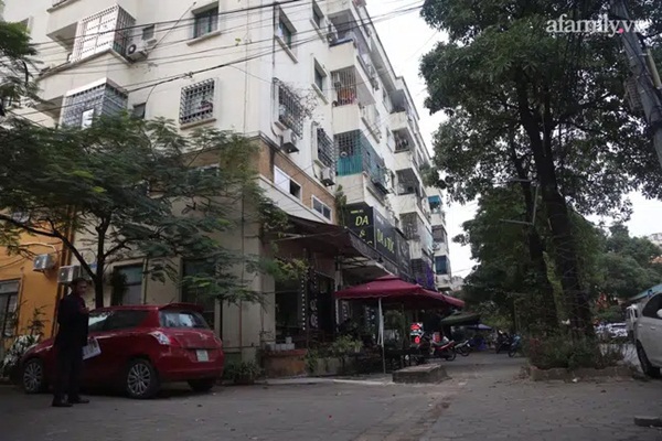 Chuyện thật như đùa ở Hà Nội: Cư dân mất ăn mất ngủ vì chủ đầu tư ngang nhiên bịt lối thoát hiểm, biến nhà xe thành căn hộ để bán-1