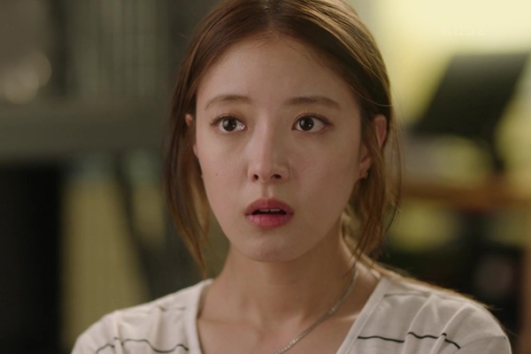 Không may làm đổ cốc nước vào người chị khách, tôi may mắn phát hiện chồng ngoại tình-1