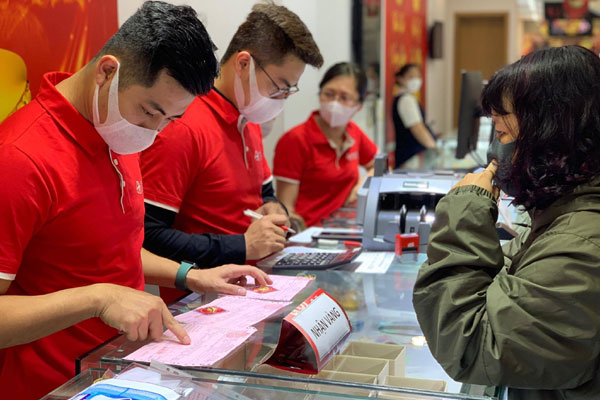 Giá vàng hôm nay 5/1: Tăng vọt lên đỉnh ngay đầu năm mới-2