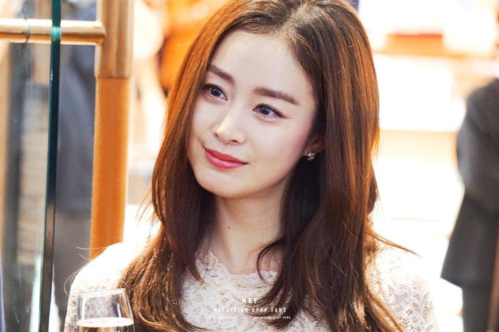 Kim Tae Hee vừa tròn 40 nhưng vẫn xinh đẹp rụng rời nhờ dăm ba tips làm đẹp chị em nào cũng có thể áp dụng theo-3